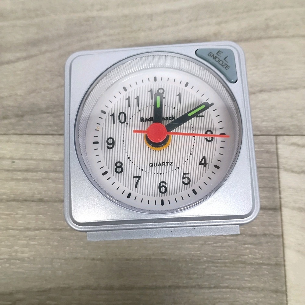 Vintage Radio Shack Analog Lighted Travel Alarm Clock Model 63-1432